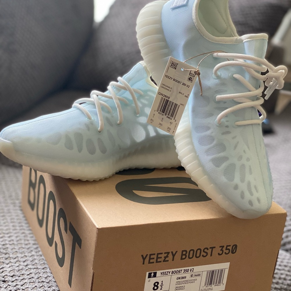 Brand new yeezy 350 Boost mono ice